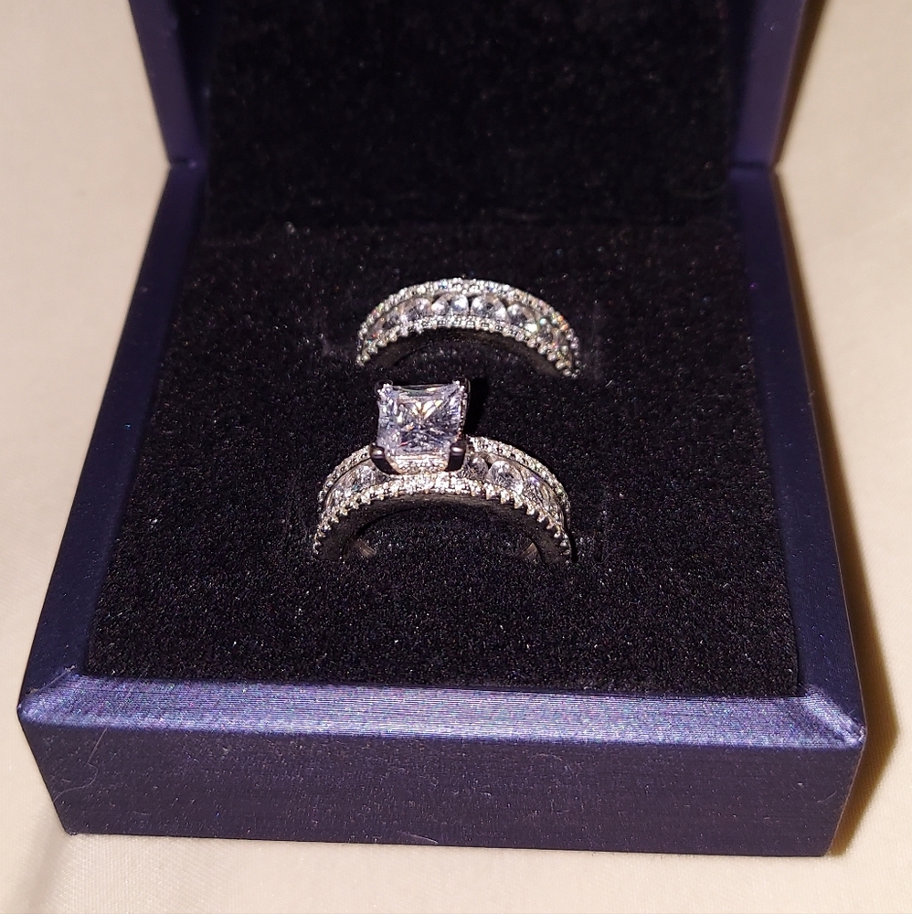 A Swetelove Wedding ring set